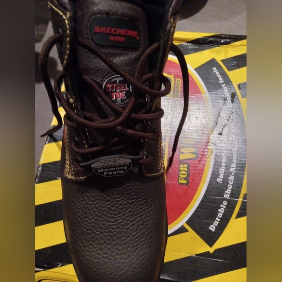 Steel toe work boots - Picture 4 of 4